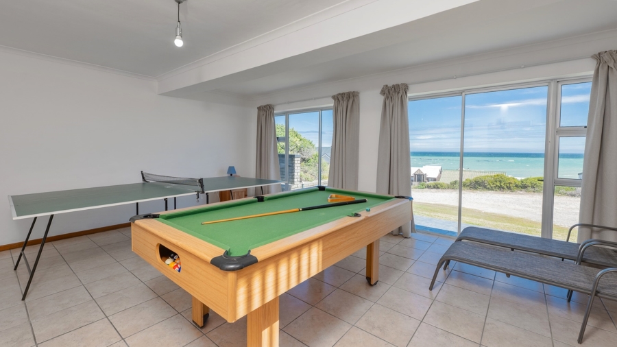 6 Bedroom Property for Sale in Suiderstrand Western Cape